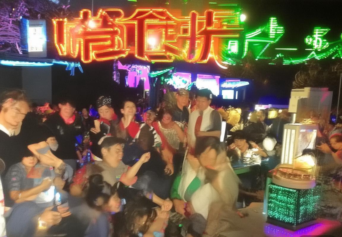 德国足球经典对决：多特蒙德vs沙尔克精彩瞬间回顾(图1)